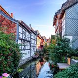 Die beschauliche Stadt im Südosten Niedersachsens war lange Zeit beliebter Aufenthaltsort von Wilhelm Busch. Statt sich unter die Leute zu mischen, beschäftigte er sich vor Ort allerdings lieber mit Ölmalerei – und suchte Orte der Entspannung. 