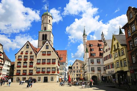 Christoph Martin Wieland gilt als erster freier Schriftsteller Deutschlands. Er war außerdem der erste politische Journalist und hat den ersten Bildungsroman in unserem Land geschrieben. Sein Geburtsort Biberbach gehört deshalb unbedingt zu den Secret Places. 