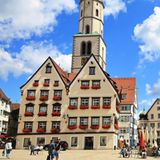 Christoph Martin Wieland gilt als erster freier Schriftsteller Deutschlands. Er war außerdem der erste politische Journalist und hat den ersten Bildungsroman in unserem Land geschrieben. Sein Geburtsort Biberbach gehört deshalb unbedingt zu den Secret Places. 