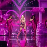 Frisch verliebt und super sexy: Marie Reim performte in der "Giovanni Zarrella Show" ihren Song "Heute Nacht noch nicht". "Klare Ansage", kommentierte der Moderator im Anschluss.