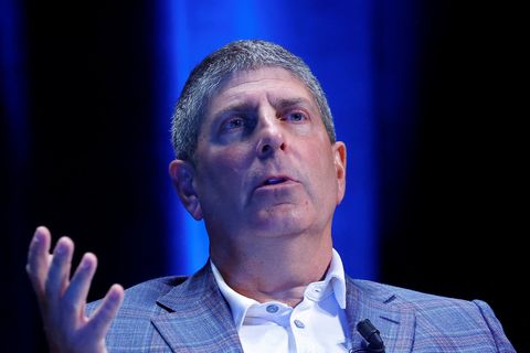 Jeff Shell, Chef des Medienkonzerns NBCUniversal, spricht auf einer Konferenz