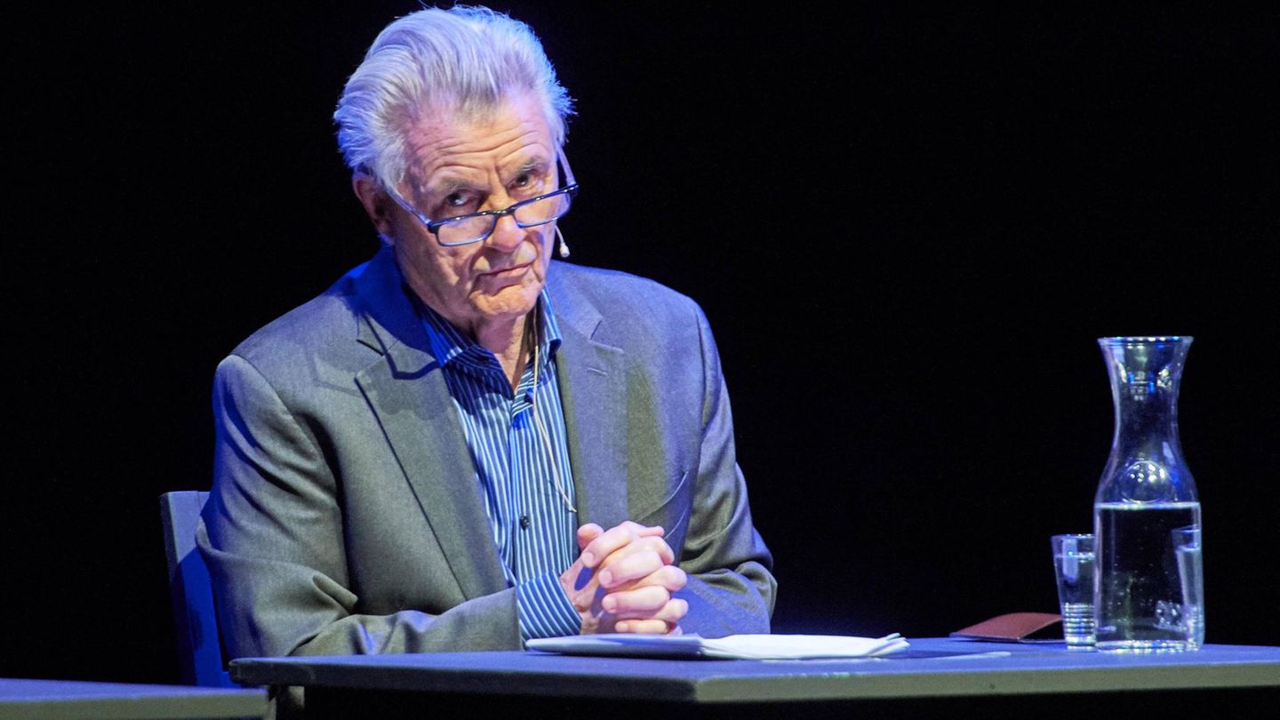 John Irving, amerikanischer Romanautor, liest aus seinem Buch, Straße der Wunder. John Irving, amerikanischer Romanautor, liest aus seinem Buch, Straße der Wunder.