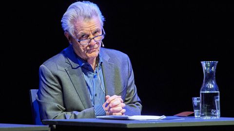John Irving, amerikanischer Romanautor, liest aus seinem Buch, Straße der Wunder.
