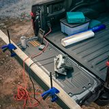 Der F-150 Lightning besitzt Stromanschlüsse etwa für die Nutzung von Werkzeugen