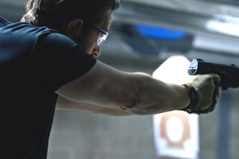 Die Biofire Smartgun erkennt über den Sensor an ihrem Rückende ihren Träger