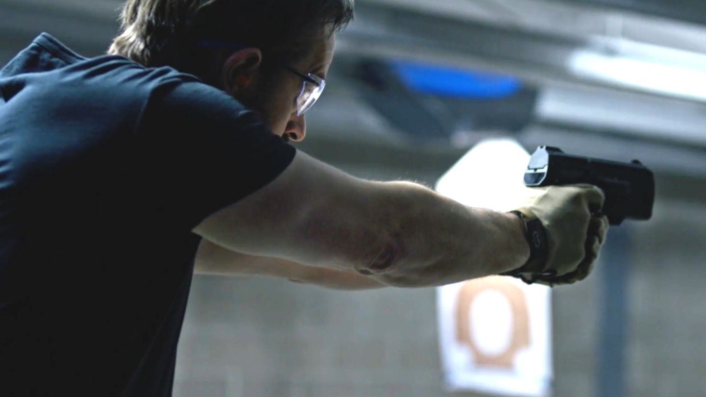 Die Biofire Smartgun erkennt über den Sensor an ihrem Rückende ihren Träger
