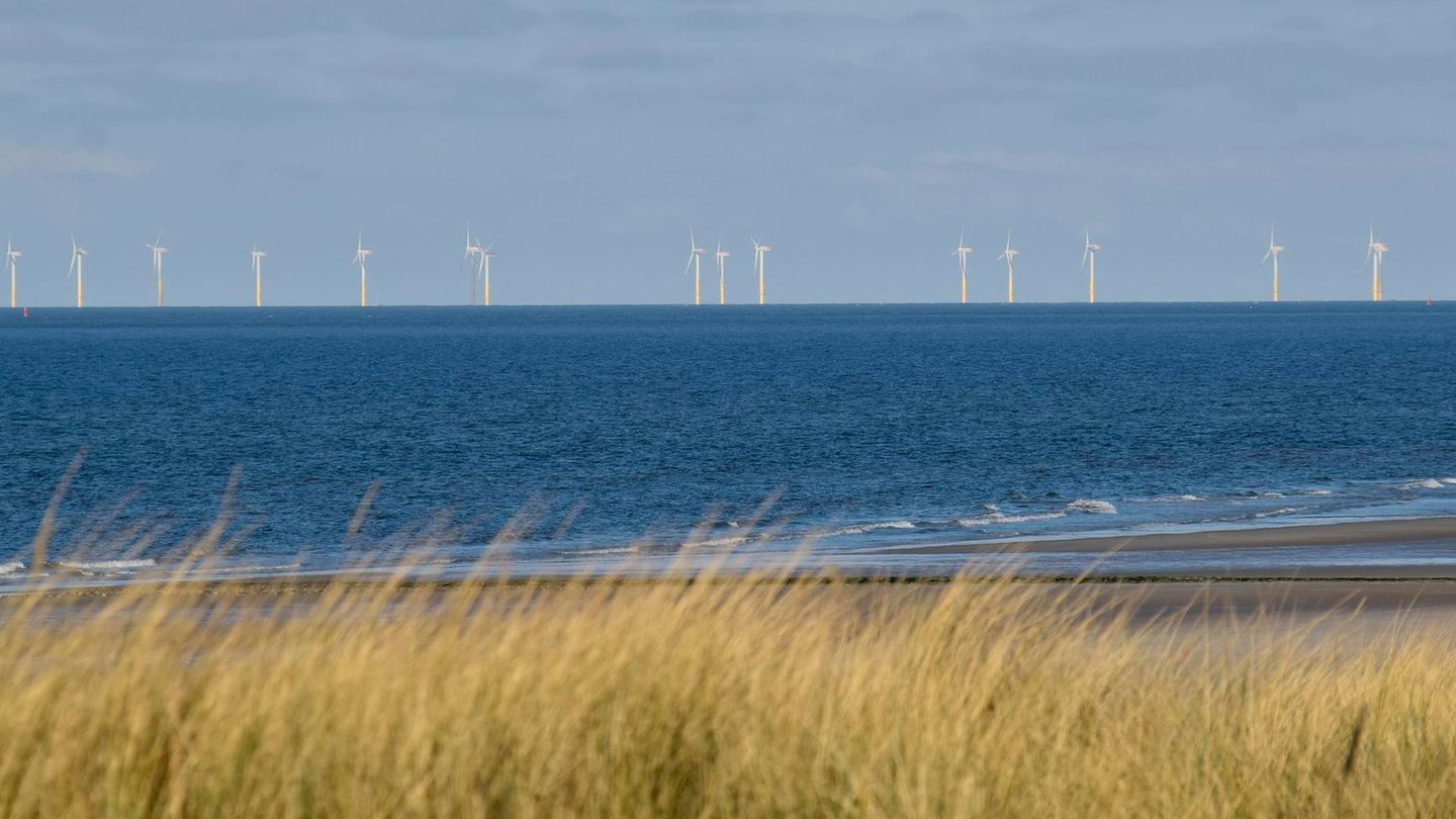 Offshore-Windpark in der Nordsee vor Wangerooge, Niedersachsen