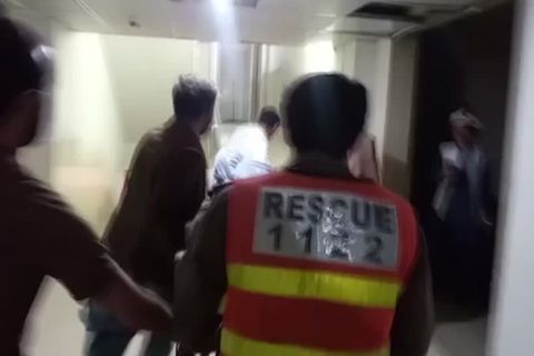Video: Pakistan: Mehrere Tote bei Explosionen in Anti-Terror-Büro