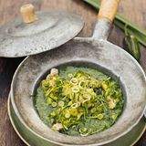 Grünes Curry mit Schweinefleisch und Zitronengras