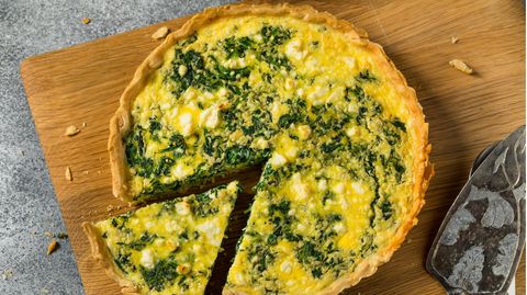 Der zukünftige König Charles hat's gern klassisch. Zu seiner Krönung am Samstag, den 6. Mai 2023, gibt's Quiche mit Spinat, Saubohnen und Cheddar. (Symbolbild)