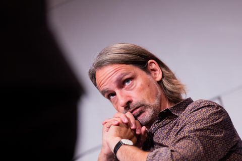 Der Philosoph Richard David Precht ist wegen Kommentaren über Außenministerin Annalena Baerbock in die Kritik geraten