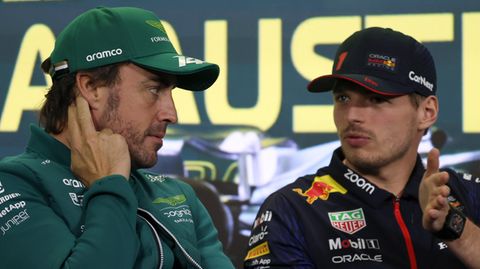 Aston-Martin-Pilot Fernando Alonso und Red-Bull-Fahrer Max Verstappen