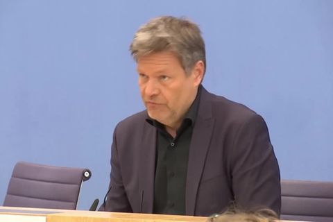 Video: Deutliches Ausrufezeichen - Habeck rechnet mit allmählicher Konjunkturerholung