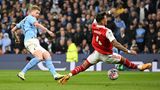 Kevin De Bruyne spielte an diesem Abend im Etihad-Stadion von Manchester City unvergleichlich stark und war für die Defensive von Arsenal London nicht zu stoppen. Das belgische Genie erzielte das erste und das dritte Tor für die Citizens, jeweils nach Vorarbeit von Erling Haaland.