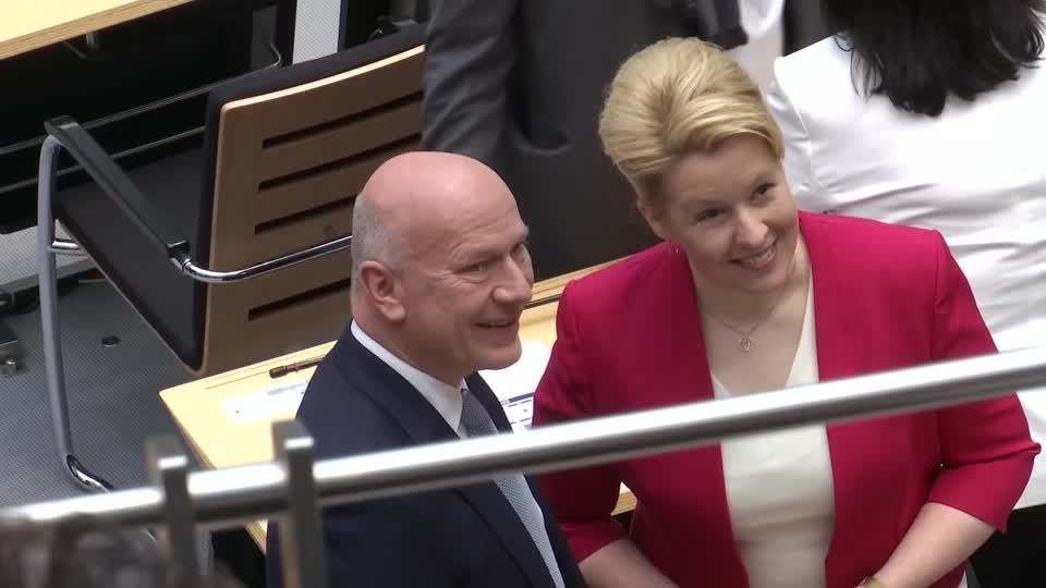 Video: Berliner Bürgermeister-Kandidat scheitert in zwei Wahlgängen