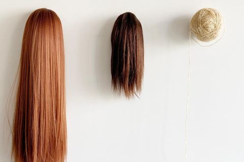 Das Garn für Kleidung wird aus Eigenhaar hergestellt