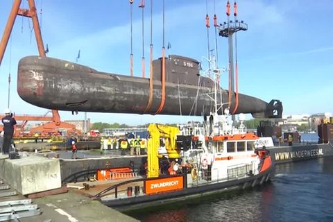 Video: Letzte Fahrt von U17: U-Boot kommt ins Museum