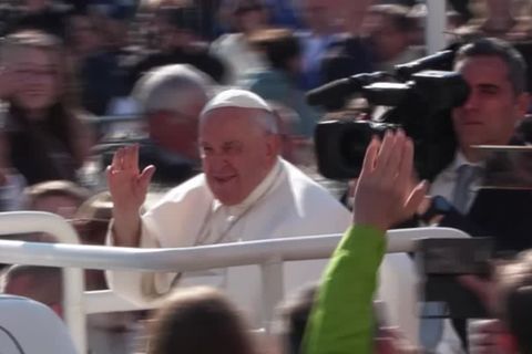 Video: Papst appelliert an Ungarn: "Schließt die Tür nicht vor Migranten"