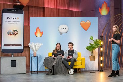 Höhle der Löwen: Johanna Lubig (l.), Tom Haubner und Jaane Henning präsentieren die Paartherapie-App „recoupling“.