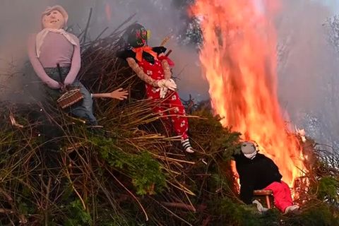 Video: Traditionelles "Hexenbrennen" in der Walpurgisnacht