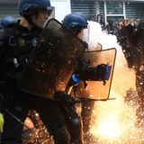 Zusammenstöße Polizei und Demonstranten