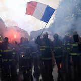 Rettungskräfte demonstrieren