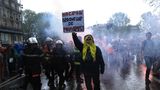 "Macron, Räuber der Armen"