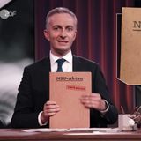 Jan Böhmermann bei der Präsentation der NSU-Akten