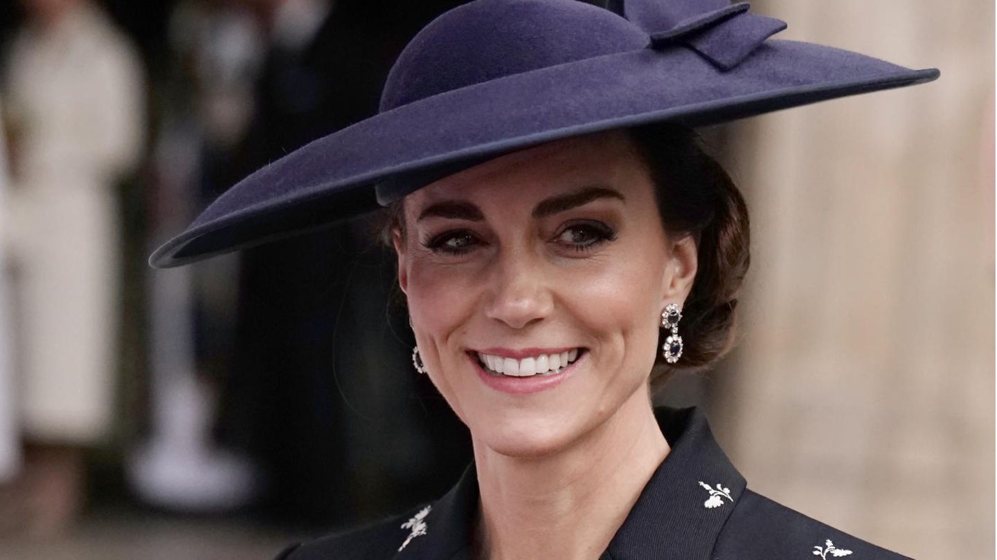 Seitdem König Charles seinem ältesten Sohn den Titel Prinz von Wales verliehen hat, trägt dessen Frau Kate den Titel Prinzessin von Wales – als Erste seit Prinzessin Diana