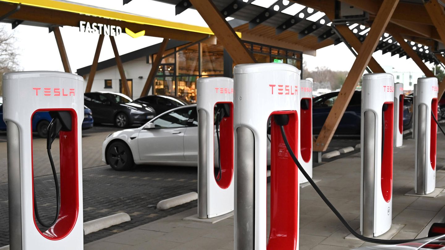 Tesla and Fastned are suing Tank & Rast for expanding the charging network