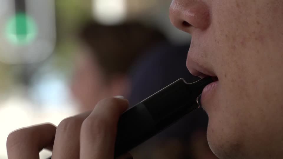 Video: Australien schränkt Nutzung von E-Zigaretten ein