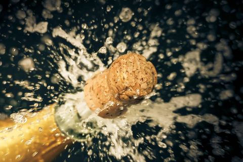 Champagnerkorken knallt