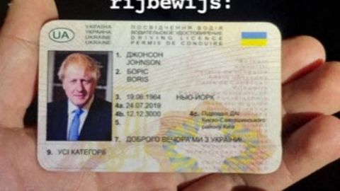 Falscher Führerschein mit dem Abbild Boris Johnsons