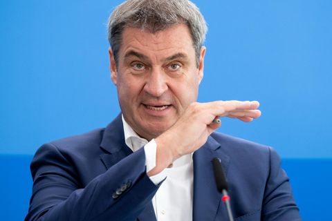 Markus Söder spricht auf einer Pressekonferenz