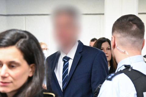 Der angeklagte Inspekteur der Polizei in Baden-Württemberg im Gerichtsgebäude