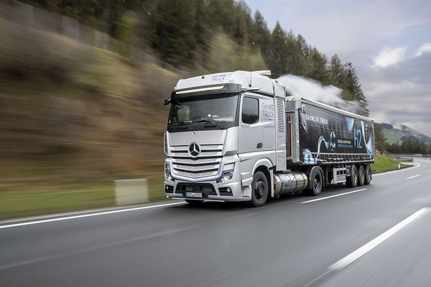 Mercedes Gen2 H2 Truck