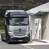Mercedes Gen2 H2 Truck