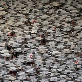 Was die Freiburger Fans von RB Leipzig halten, zeigten sie mit einer großen Banner-Aktion schon vor dem Spiel – "Keine Akzeptanz für RB!" ist da zu lesen.