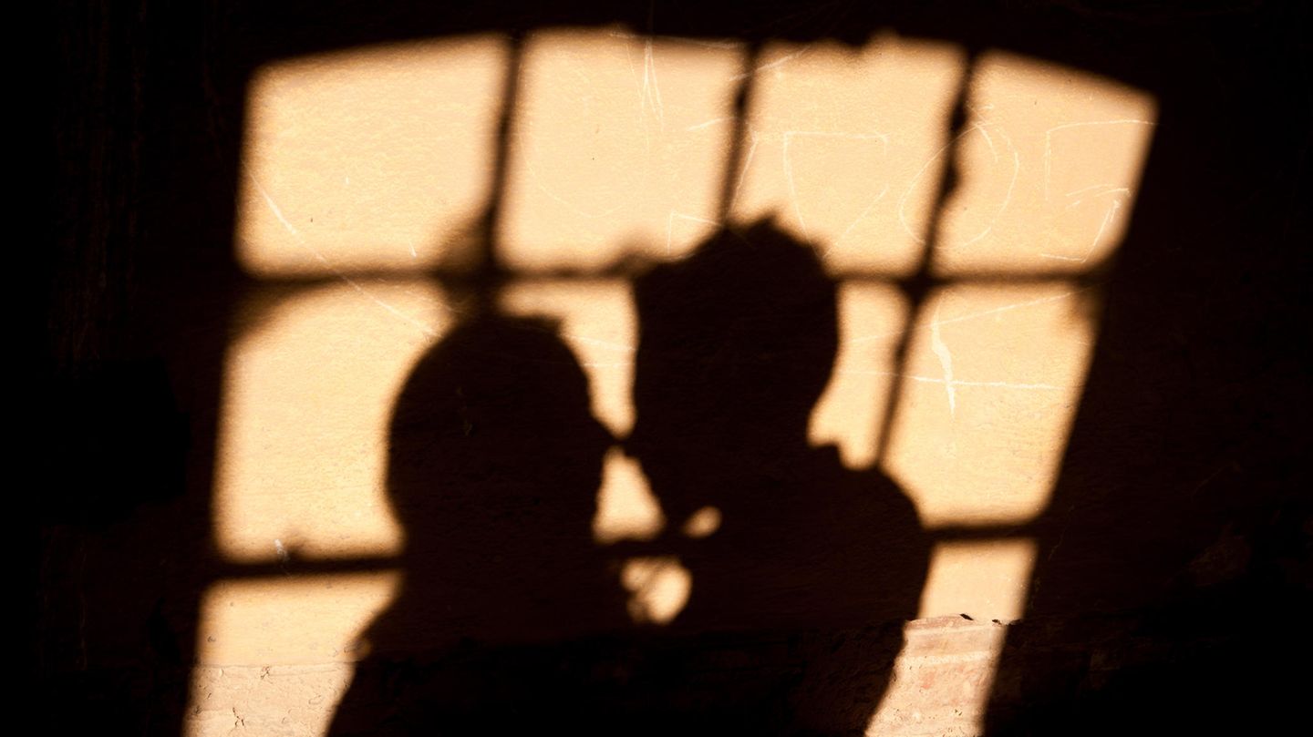 Barcelona: The enemy in his own bed – how far can a spy go?