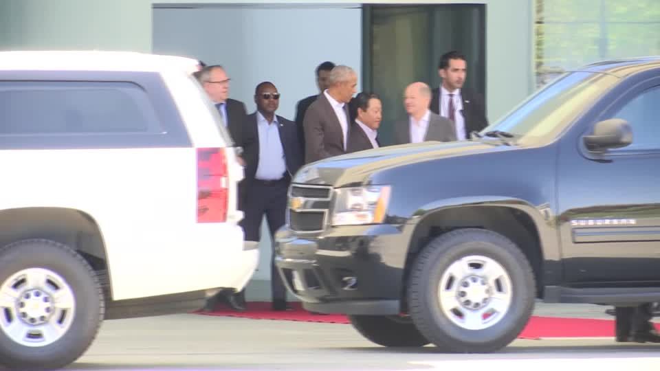 Video: Treffen mit Scholz und Merkel - Ex-US-Präsident Barack Obama zu Besuch in Deutschland