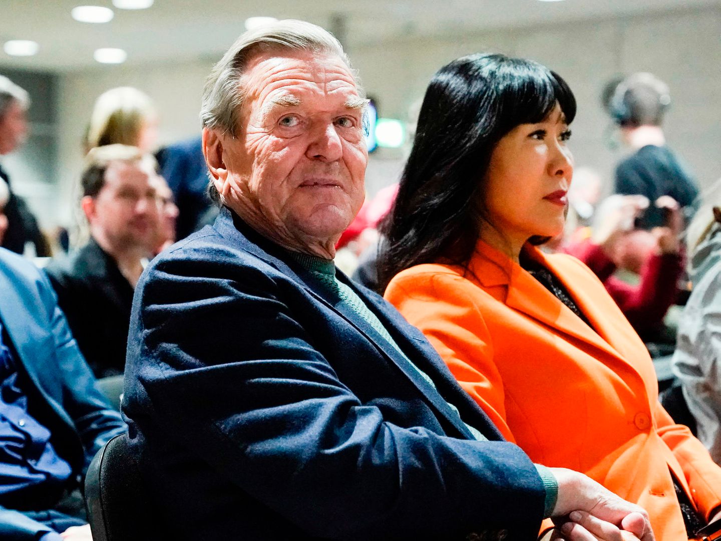 Gerhard Schröder scheitert mit Klage: Was kosten anderer Altkanzler? | STERN.de