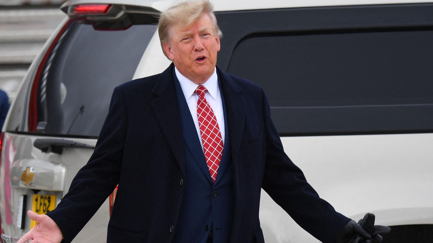 Donald Trump denies rape allegations, but refrains from witnesses