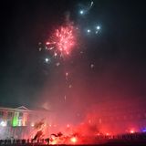 Es wurde eine lange und wilde Nacht in der Hafenstadt. Doch es kam auch zu Tragödien. Einem Bericht der Nachrichtenagentur Ansa zufolge starb ein 26-Jähriger an den Folgen einer Schussverletzung im Krankenhaus, mehrere Menschen wurden zudem verletzt.