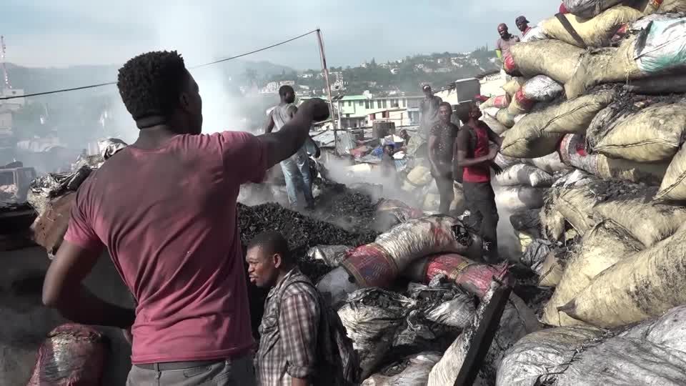 Video: Haiti: Feuer auf Markt vernichtet Lebensgrundlage Hunderter Händler