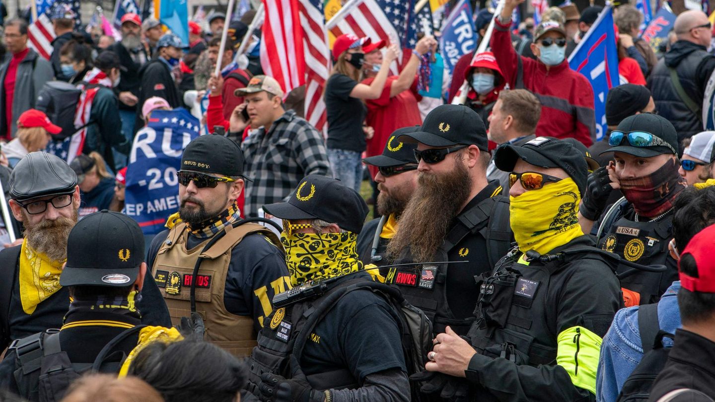 Four “Proud Boys” convicted of attacking US Capitol