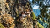 Tempelanlage in den Bergen von Bhutan