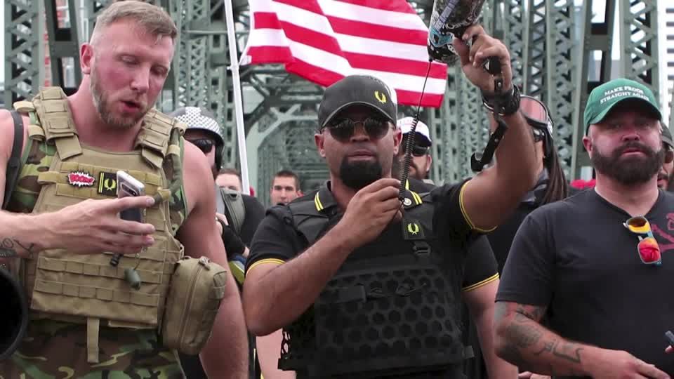 Video: Ehemaliger Anführer der "Proud Boys" nach Sturm auf Kapitol verurteilt Video: Ehemaliger Anführer der "Proud Boys" nach Sturm auf Kapitol verurteilt