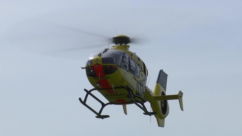 Video: Rettungshubschrauber fliegt mit Frittenfett