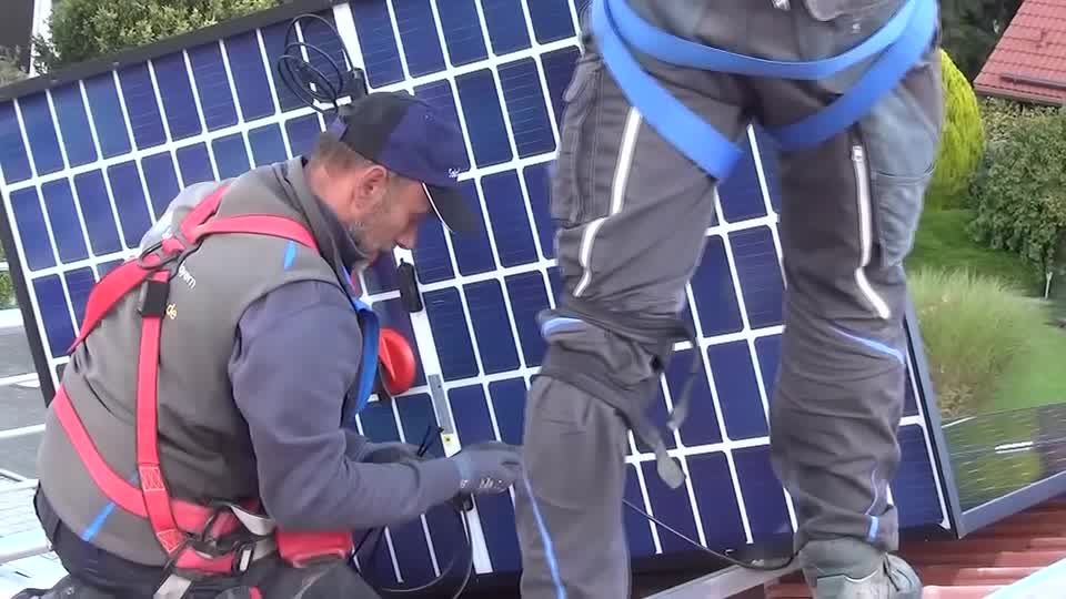 Video: Habeck will Solar-Ausbau mit neuen Instrumenten beschleunigen