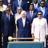 König Charles posiert er für ein Gruppenfoto mit den Staats- und Regierungschefs des Commonwealth